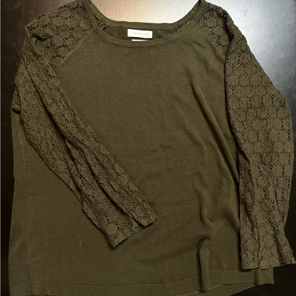 ⭐️2/$15 Van Heusen Lace Sleeves
